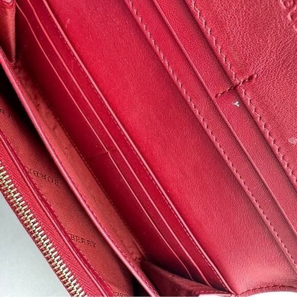 $150/ BURBERRY Continental Haymarket Check Leather Wallet Dark Red - Picture 4 of 4